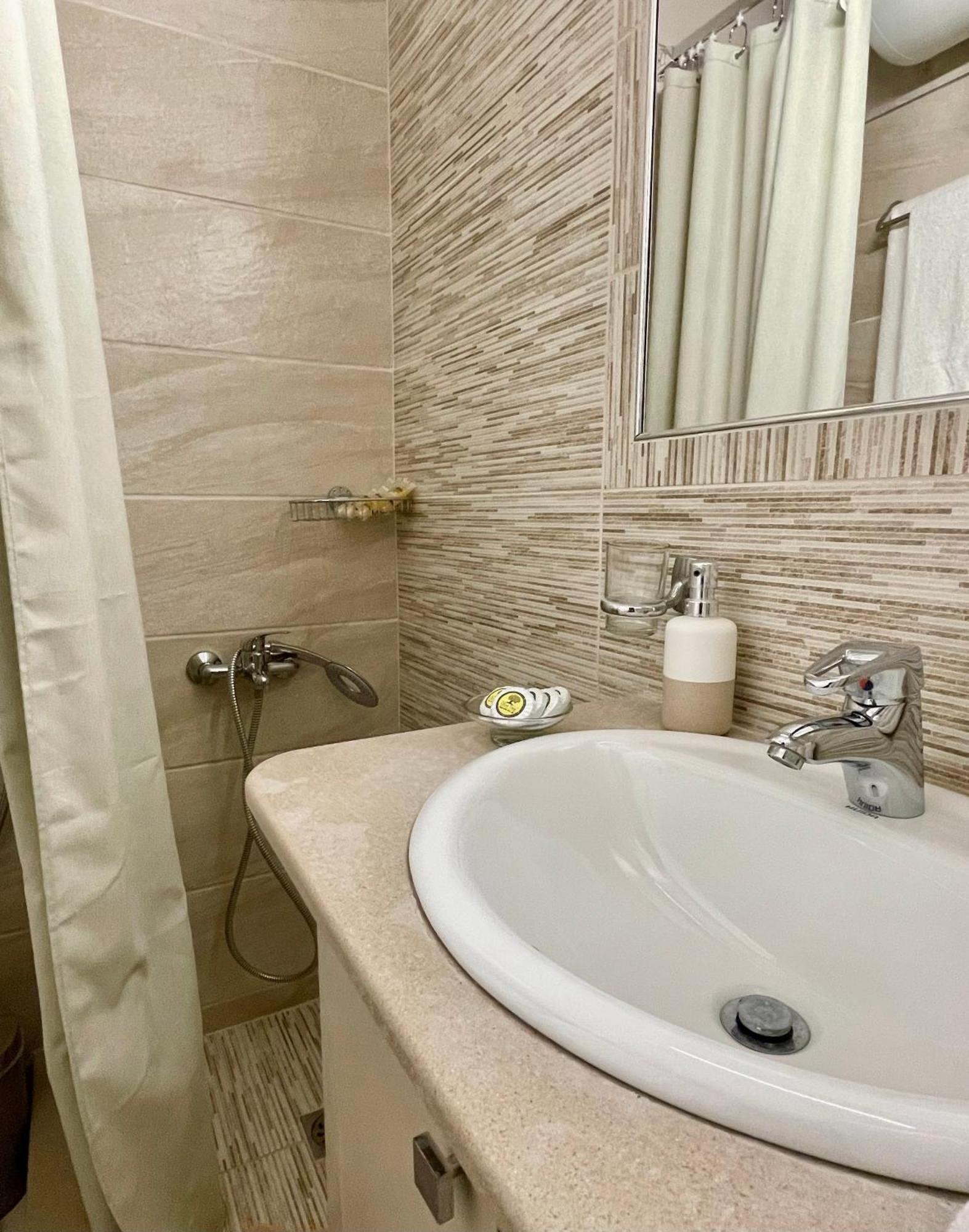 Remvi Deluxe Apartment 104 With Sea View 카르파토스 외부 사진